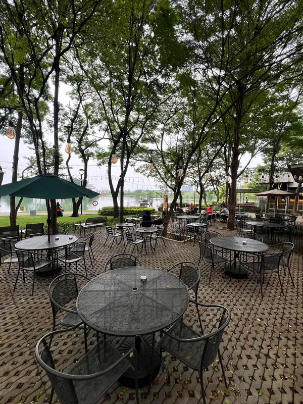 Suasana Sunset Avenue